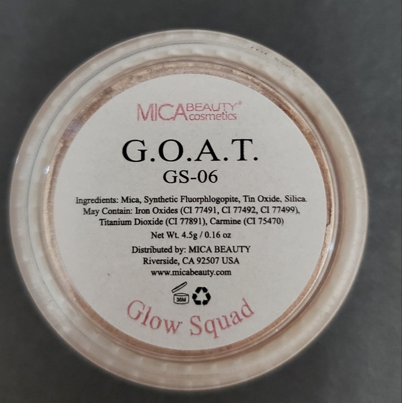 MICA- Mineral Foundation Loose Powder - Picture 3 of 4